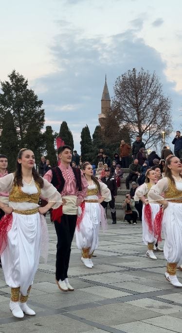 Yöresel Dans ekibi