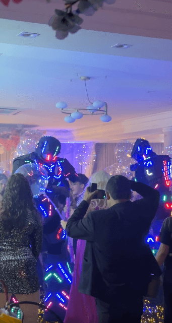Neon Titans LED Robot Show İstanbul