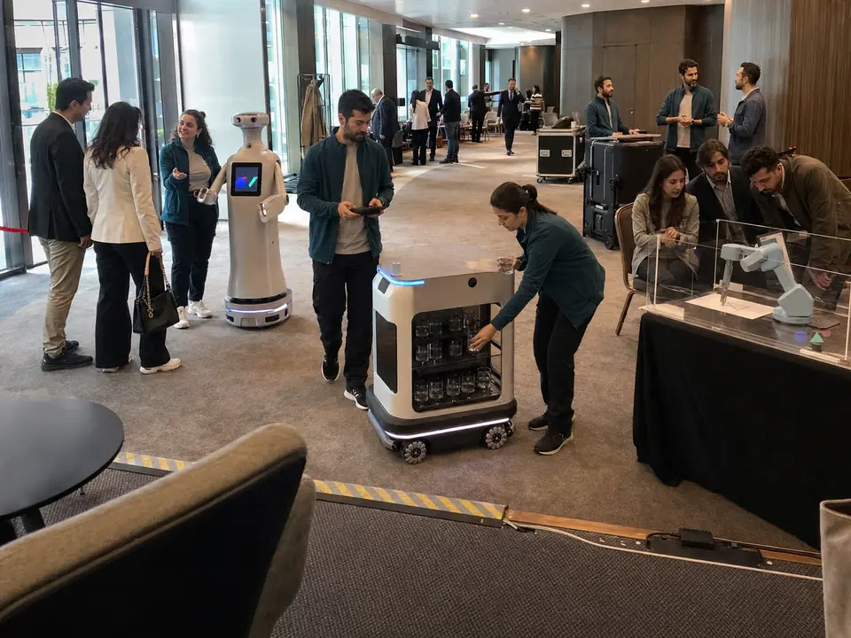 RoboSphere – Etkinlik ve Eğitim Robotları
