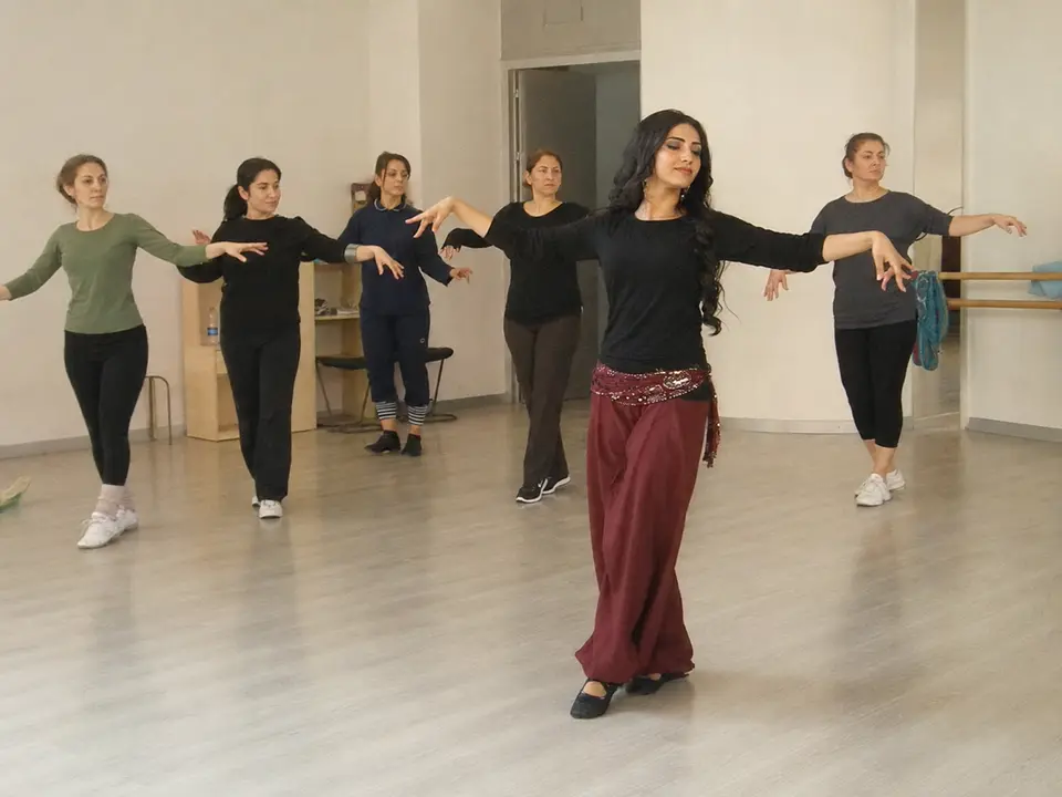Aylin Mirza Belly Dancer