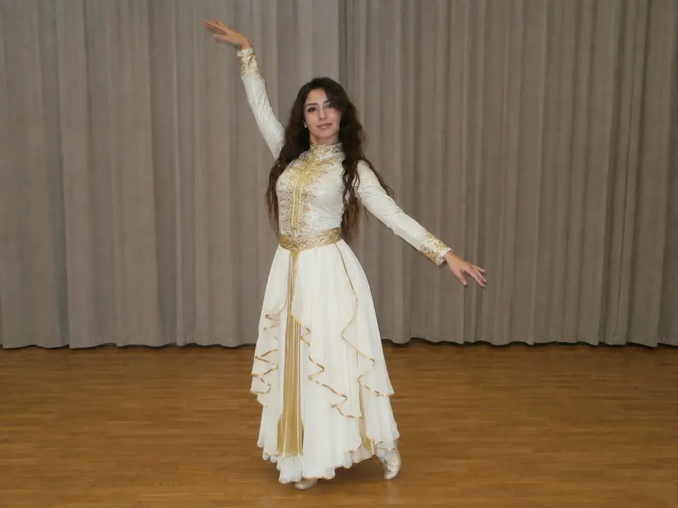 Oryantal Dansçı Nare Su