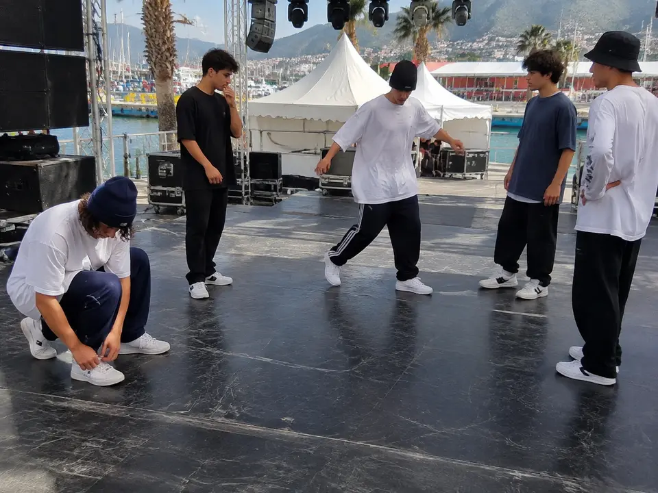 Kıyı Hattı Break Crew