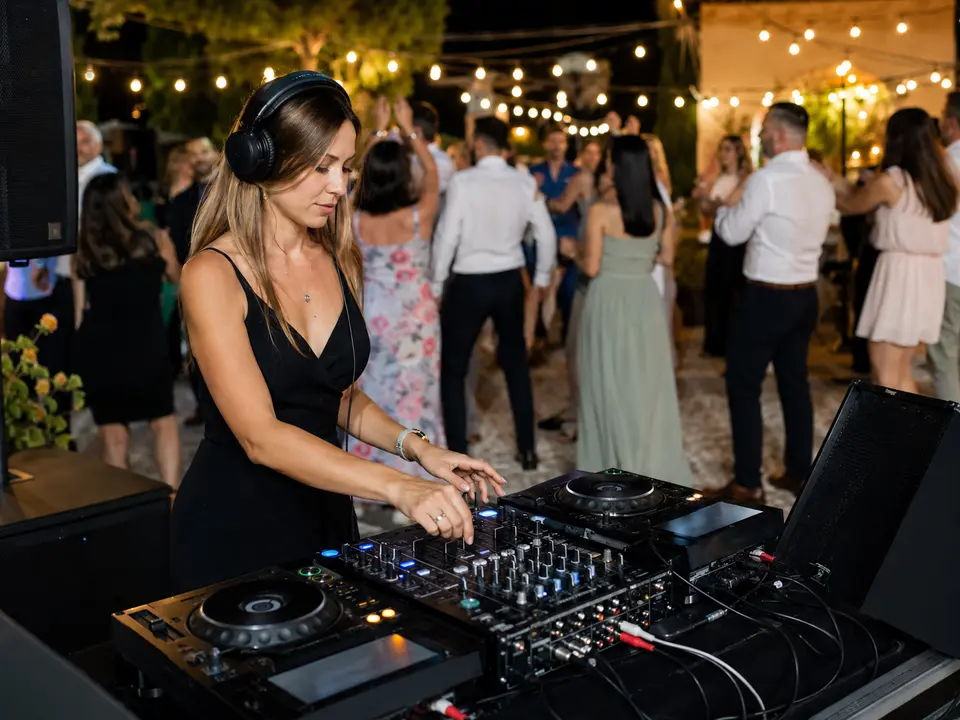 DJ Alina Veyra