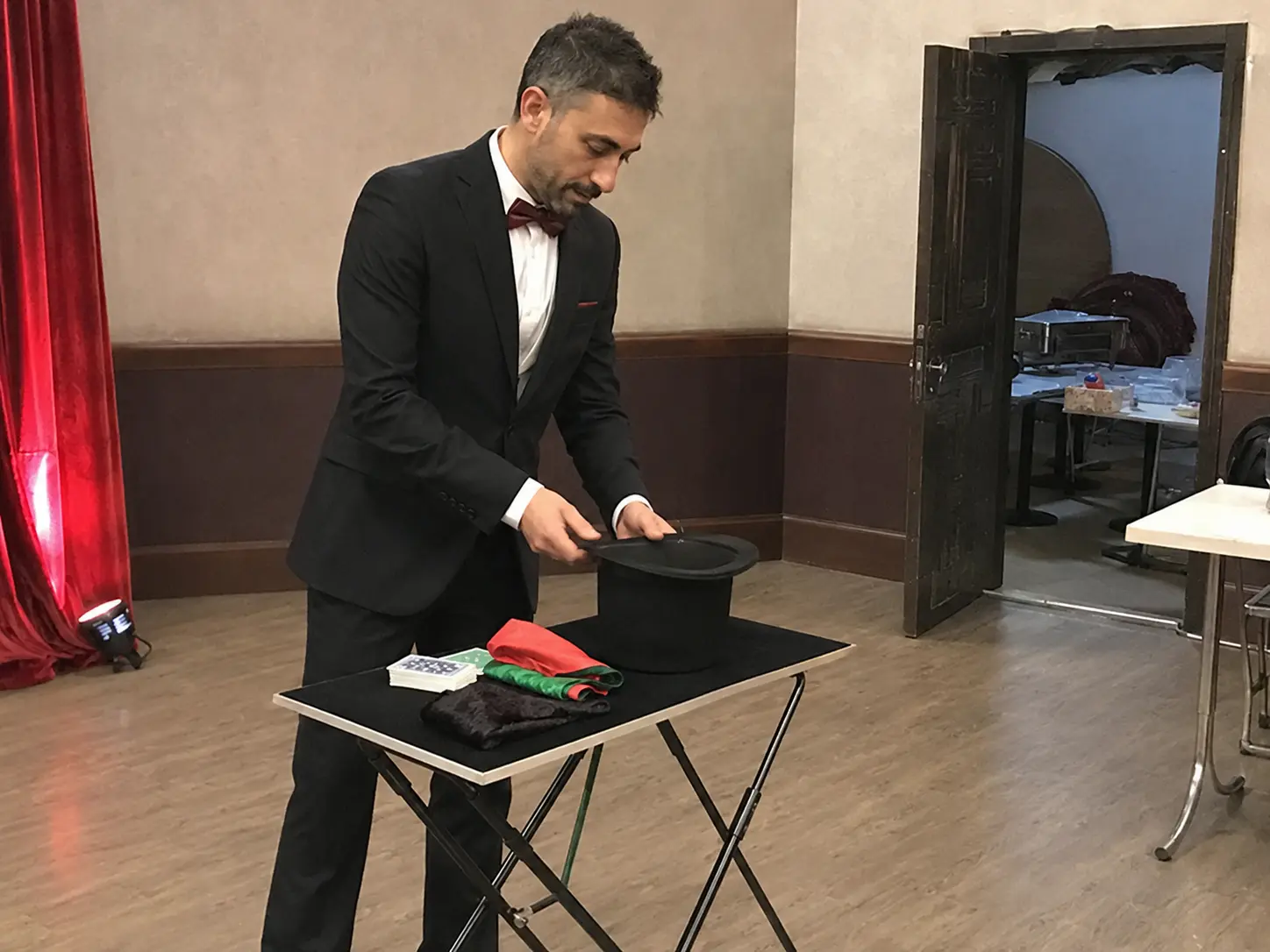 Emir Aydın – Profesyonel Sihirbaz