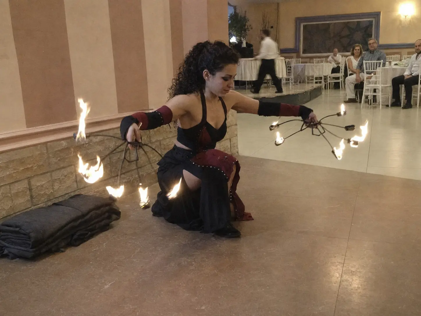 Lara Demir Ateşbaz